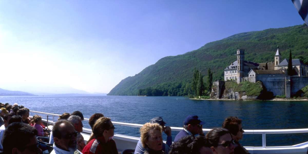 Excursion en bateau avec escale à l'Abbaye de Hautecombe