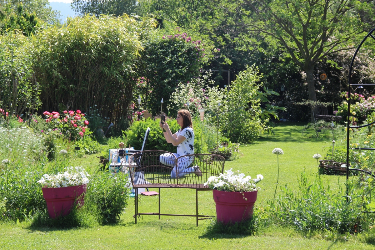 Visites d'un jardin  à Chabeuil et d'une iriseraie à Combovin