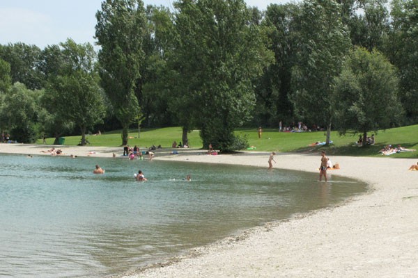 Baignade à Miribel