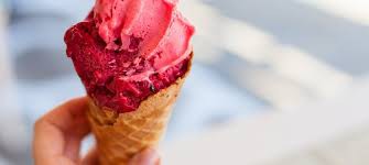 URIAGE : DEGUSTATION D UNE GLACE