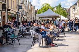 Boire un verre en ville de Chartres s'il ne pleut pas