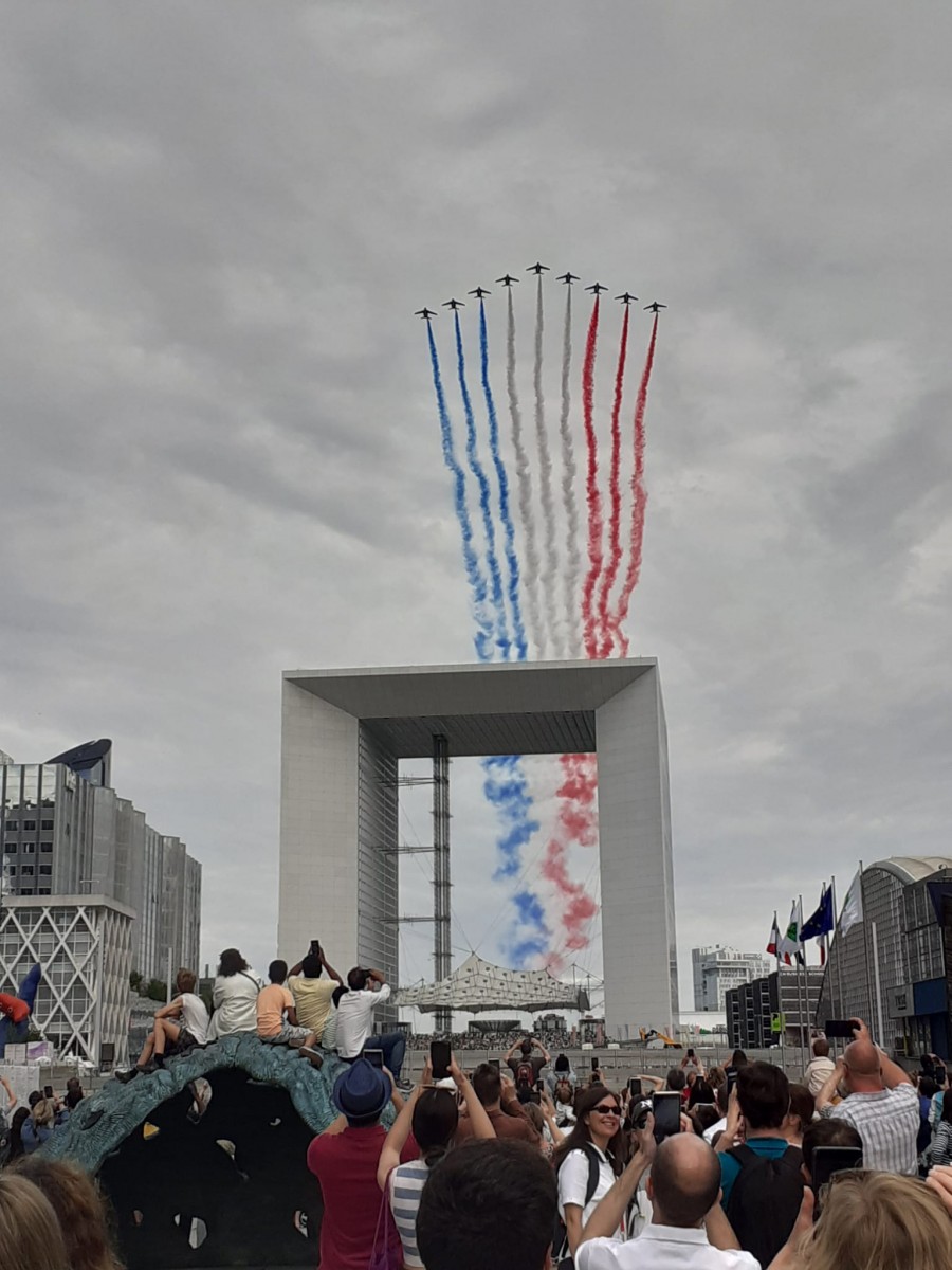 Marche rapide objectif 5 km/heure Esplanade de La Défense