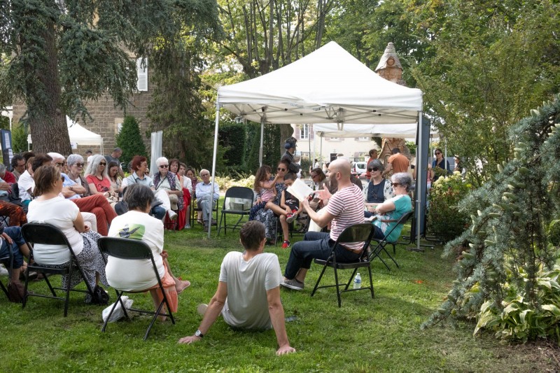 Journée sous les arbres