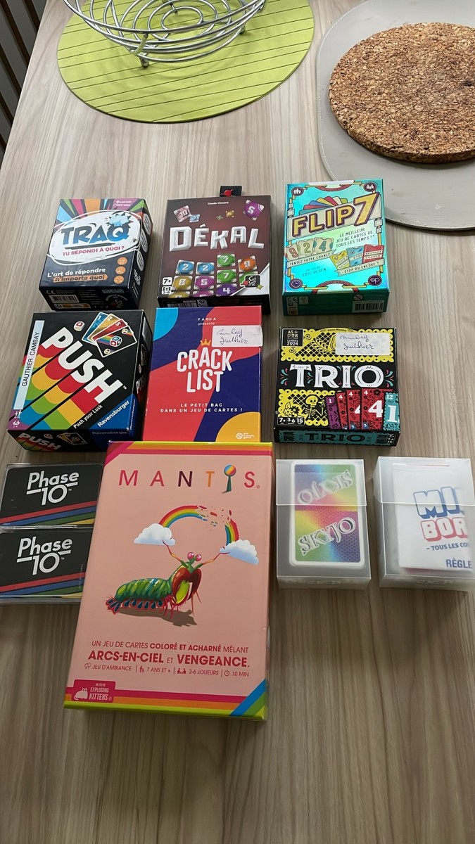 Jouer chez moi au jeu Société